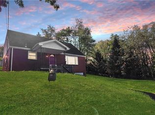 337 Greenbrier Rd, Weirton, WV 26062