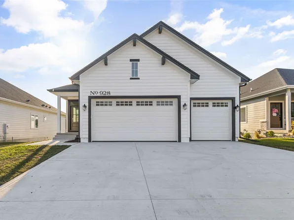 928 Roosevelt St, Polk City, IA 50226