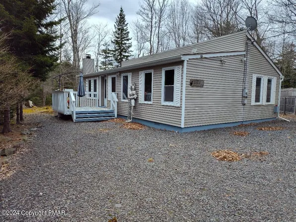 240 Choctaw Dr, Pocono Lake, PA 18347