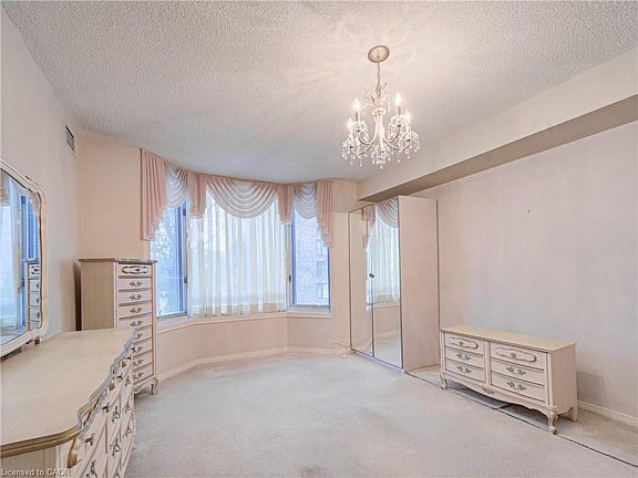 4th image of 200 Limeridge Rd W #201