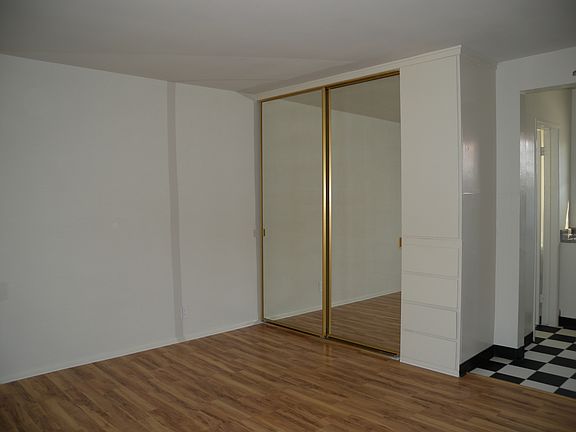 5th image of 760 Lillian Way APT 8