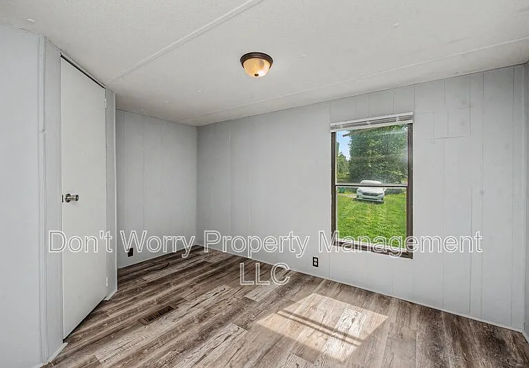 967 Frye Rd — Photo 6