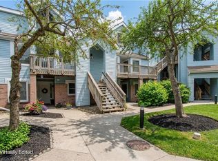 1210 Thorpe Rd #418, Burlington, ON L7S2H1