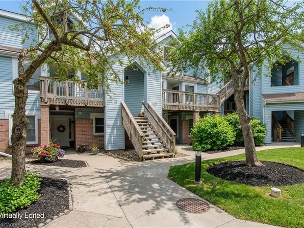 1210 Thorpe Rd #418, Burlington, ON L7S 2H1