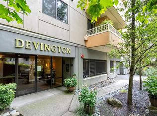 7600 SE 29th St APT 402, Mercer Island, WA