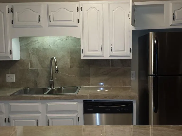 3015 Woodcliffe St — Photo 3