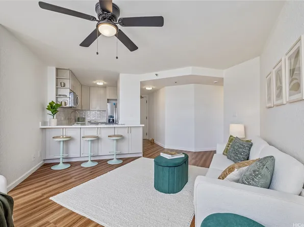 300 Wai Nani Way APT 2104, Honolulu, HI 96815