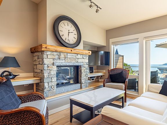 4th image of 5374 Wakefield Beach Ln