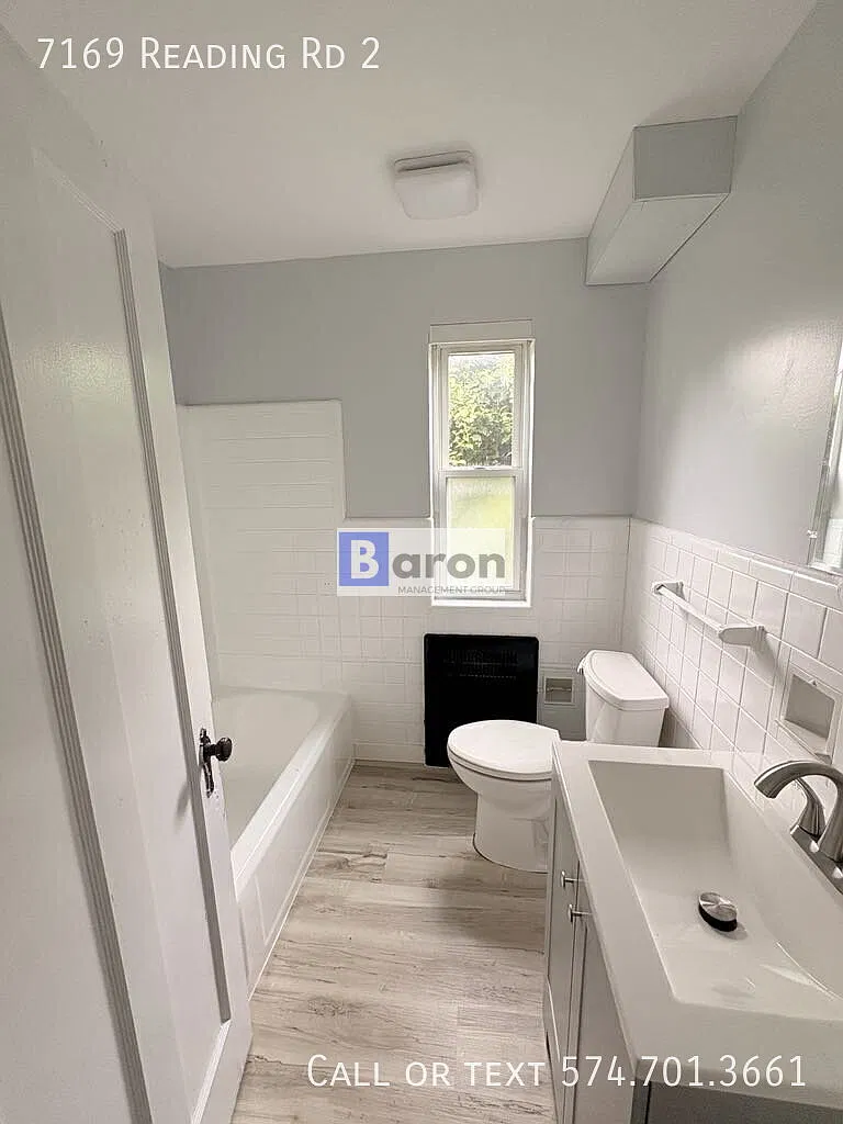 Move In Special Apply And Sign A New Lease Upon Approval And Receive A $250 Gift Card At Move In — Photo 1