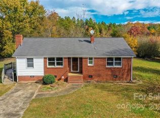 124 Dirty Ankle Rd, Lawndale, NC 28090