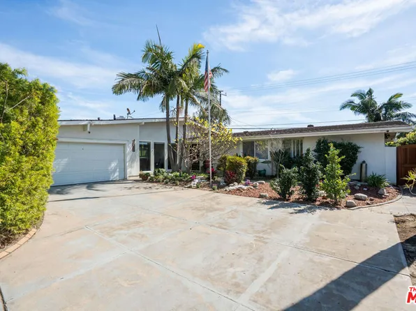 11332 Loch Lomond Rd, Los Alamitos, CA 90720