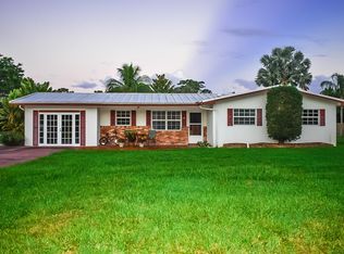 8865 SW Cherry Ln, Stuart, FL 34997