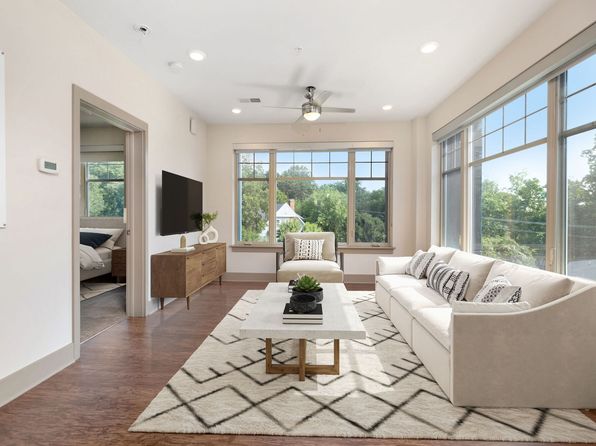 111 Edgeway Dr #1-407