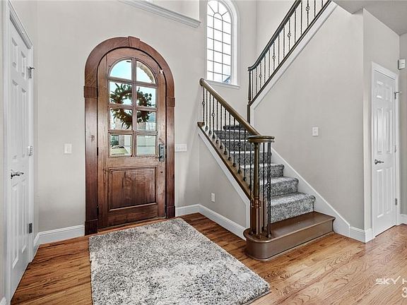 4th image of 5504 S Lanshire Dr