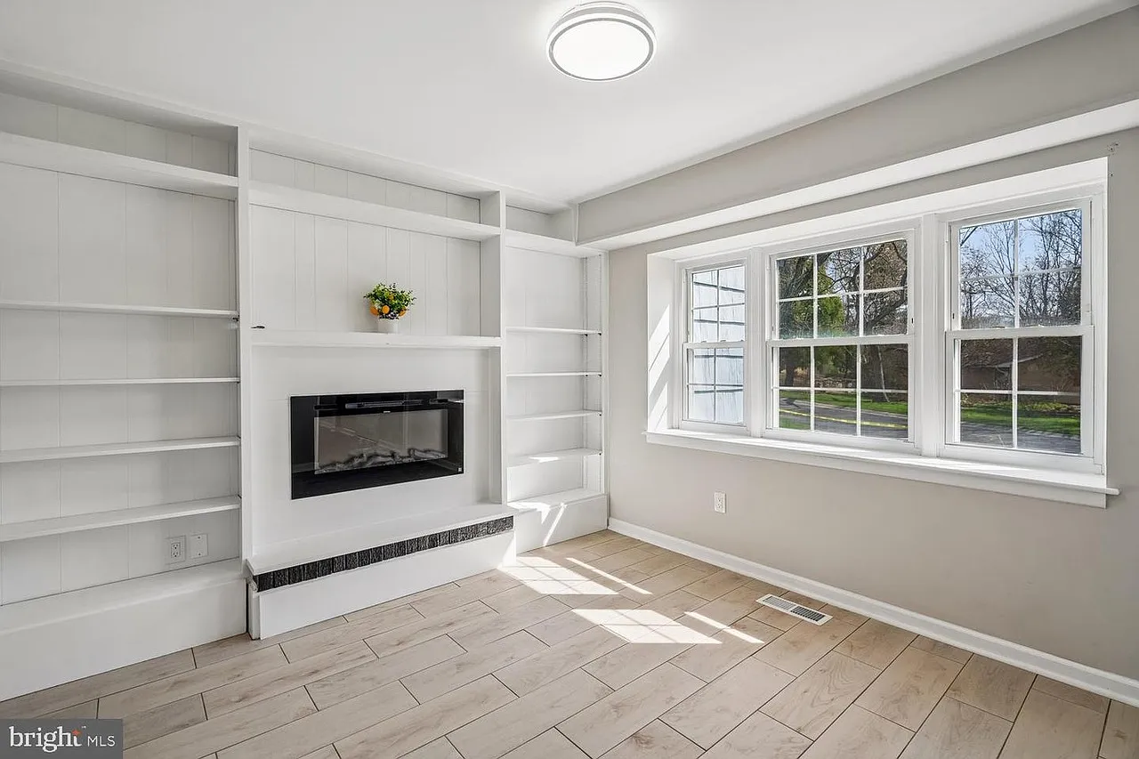 4 bed, 2.5 bath, 1872 sqft, $3,300 — Photo 4