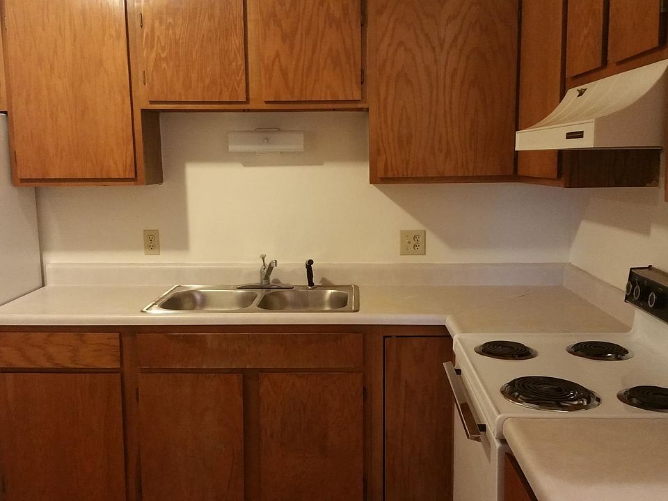 2nd image of 506 Meadowlark Dr APT 103