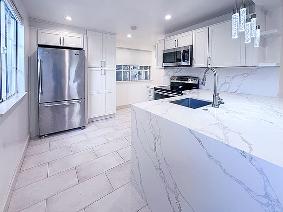 3rd image of 642 S Highland Ave
