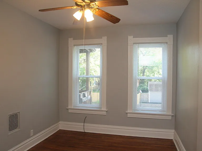 7422 Maple Ave #A — Photo 12