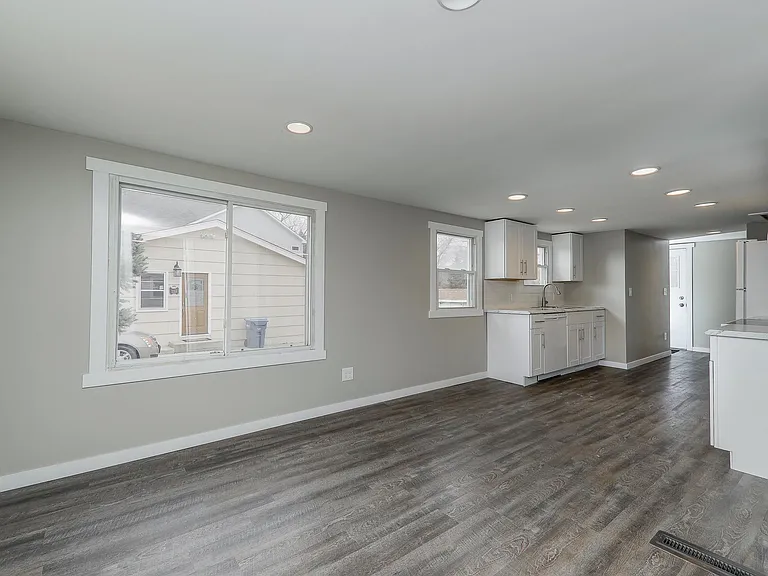 4410 Buckley Rd — Photo 3