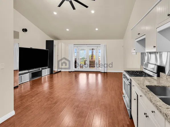 15635 Vandorf Pl, Encino, CA 91436