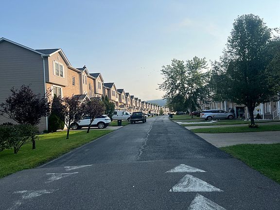 5th image of 978 Ashton Pl