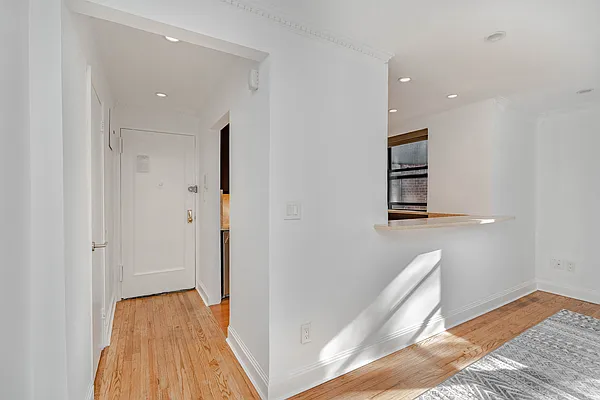 Rented by Modern Spaces | media 2