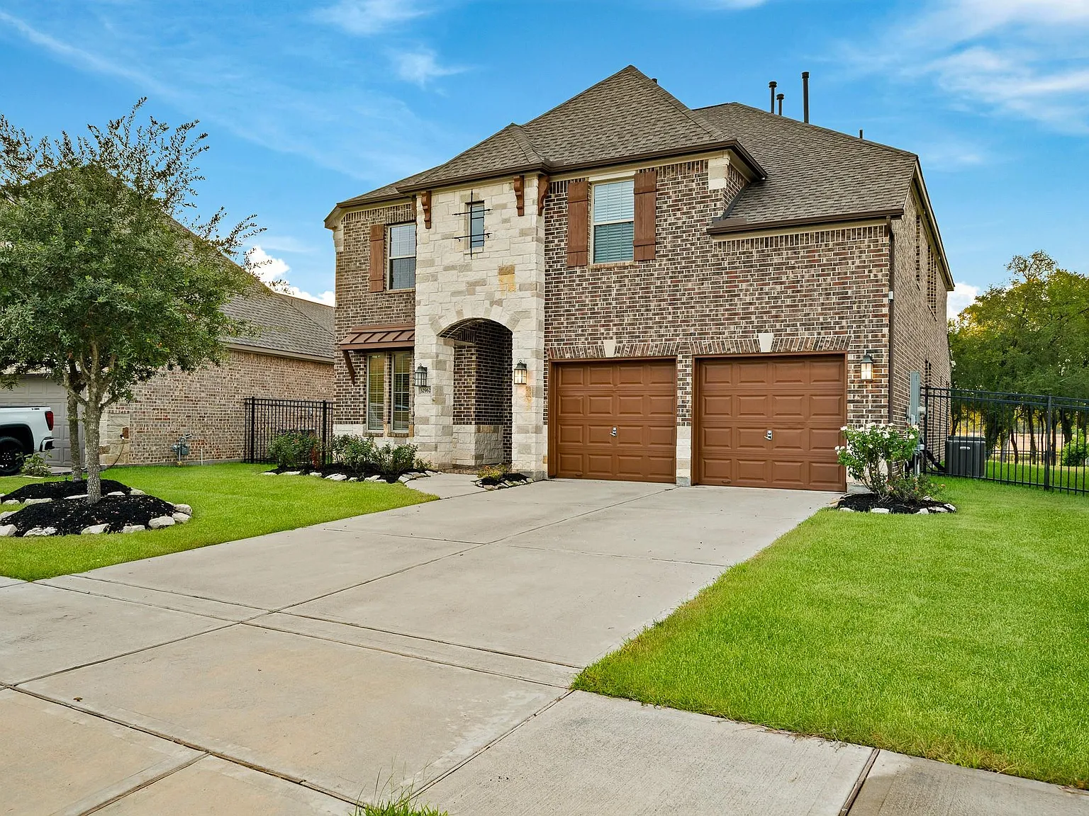 4 bed, 3.5 bath, 3066 sqft, $3,000 — Photo 3