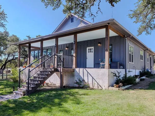 872 Oak Dr, Blanco, TX 78606