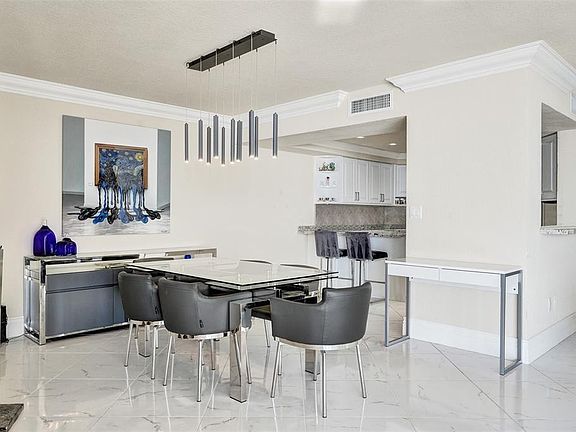 4th image of 3900 N Ocean Drive #10f