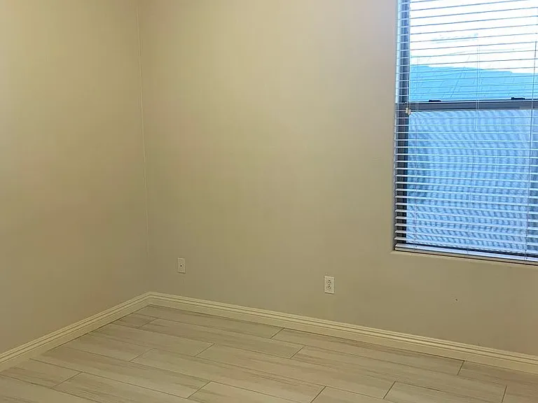 38205 W Montserrat St — Photo 29