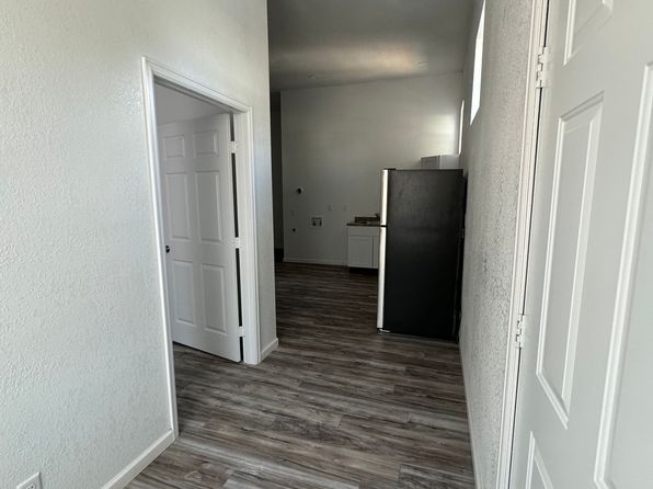 112 S Iola Ave
