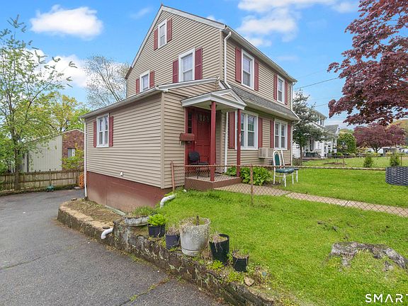 3rd image of 33 Colonial Road #9