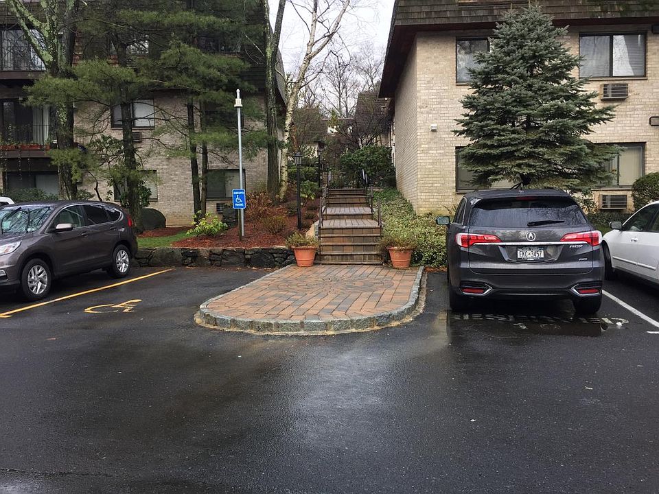 1st image of 555 Central Park Ave #3