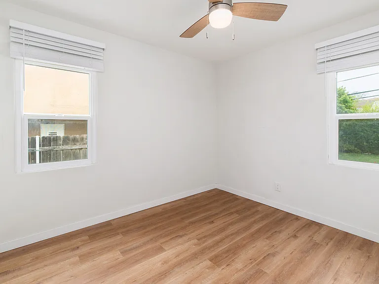 6044 Estelle St — Photo 15