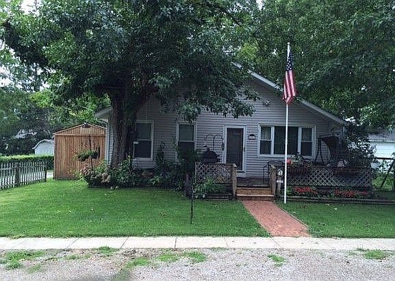 Front of House with parking