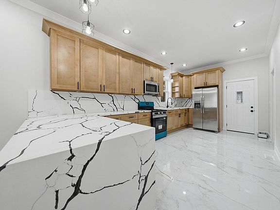 3rd image of 6744 S Bishop St