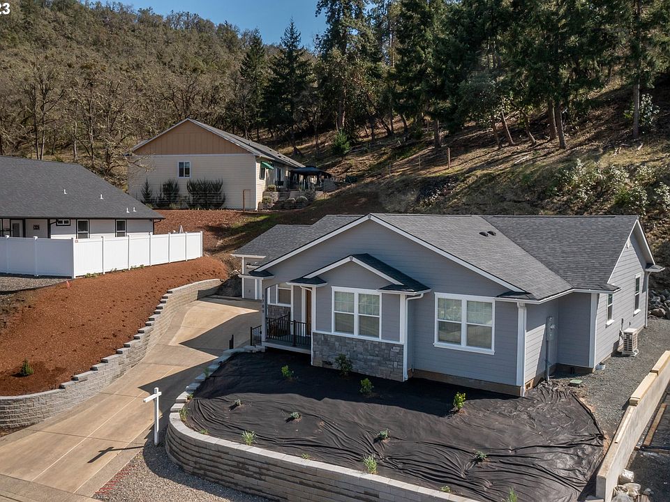 1789 NE Reagan Dr, Roseburg, OR 97470 MLS 23182770 Zillow