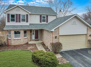 303 Fox Chase Dr N, Oswego, IL 60543