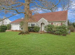 176 Bay Dr, Massapequa, NY 11758
