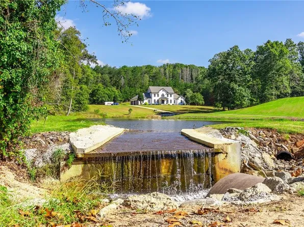 230 Jaguar Way, Pilot Mountain, NC 27041