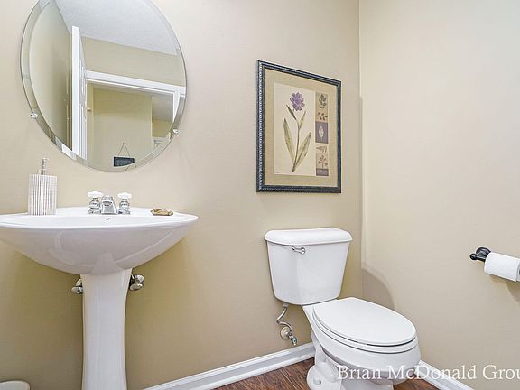 4th image of 1529 Stillwater Dr