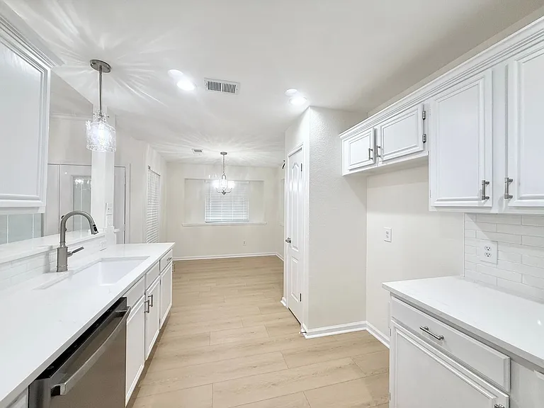 236 Almond Dr — Photo 9