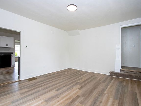 3rd image of 217 Hall St