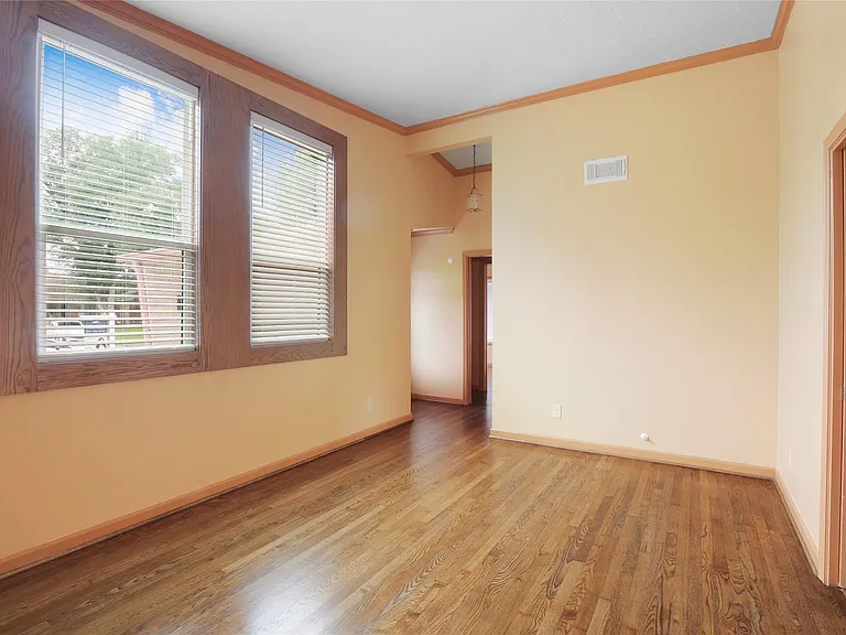 6923 Leader St — Photo 2