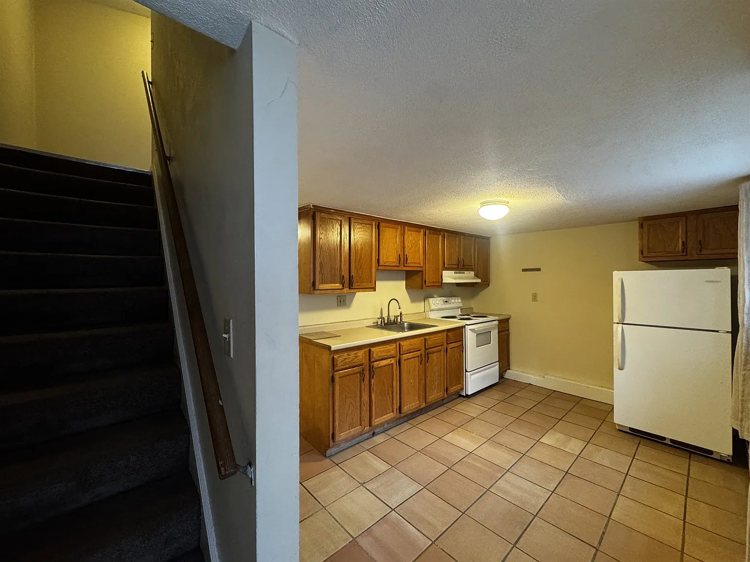 2 bed, 1.5 bath, 800 sqft, $3,000 — Photo 3