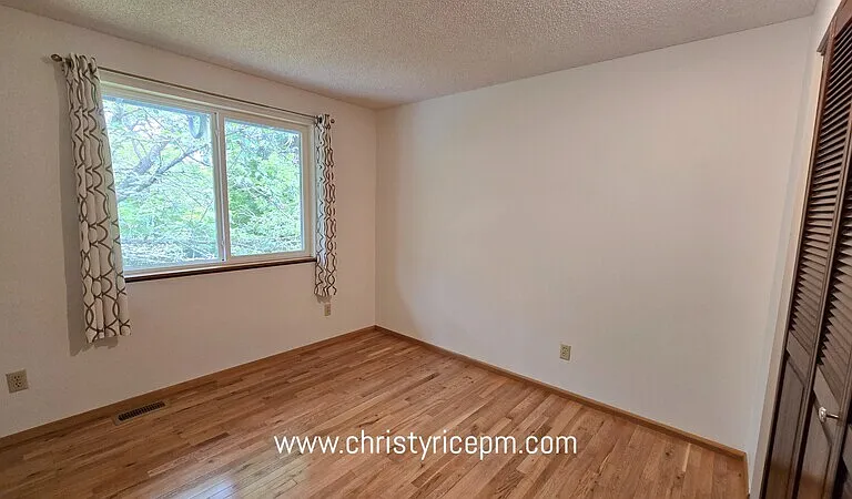 15406 SE 46th Way — Photo 15