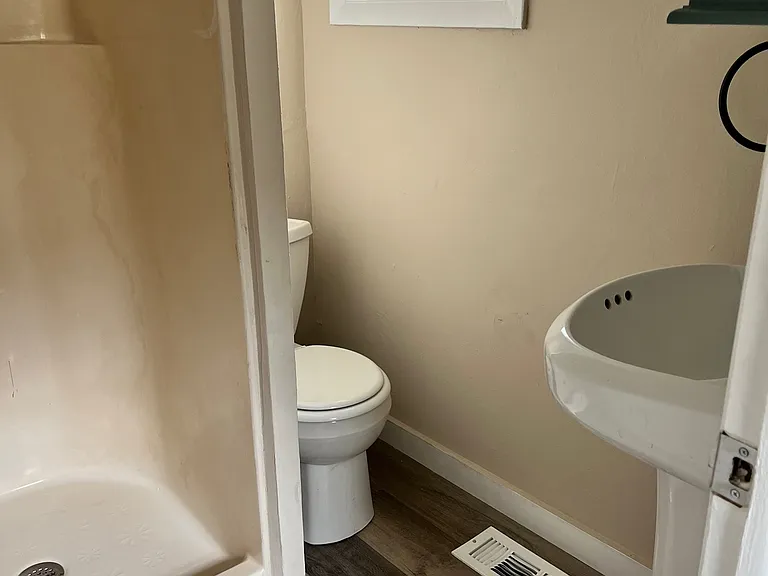 265 Mackall St #B — Photo 7