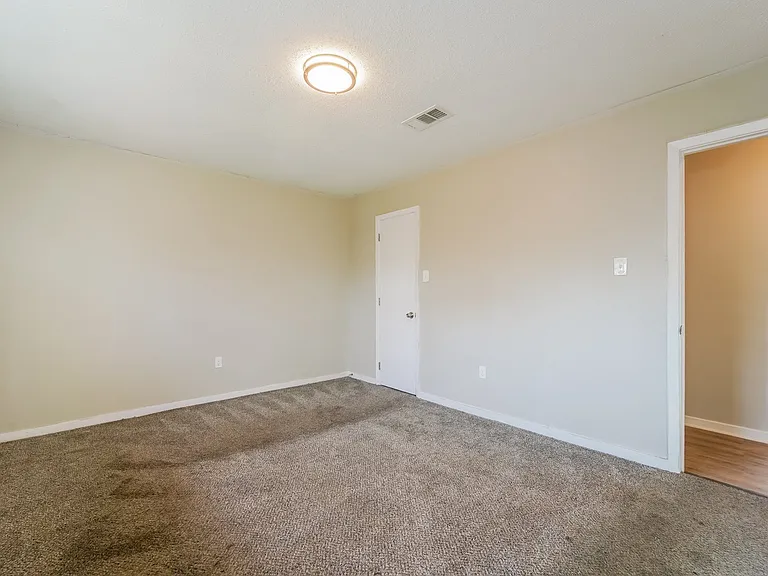 785736_023_main_bedroom_13538842.jpg