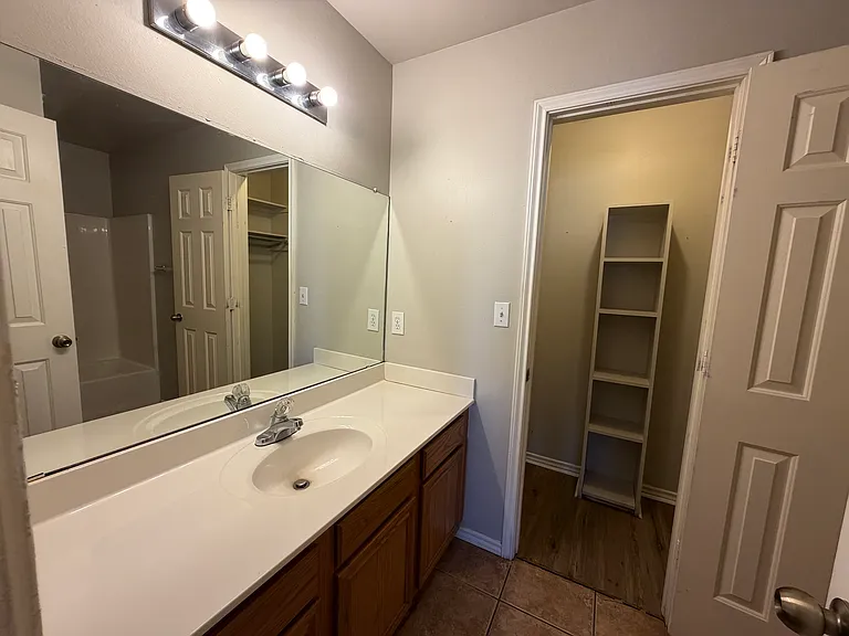 706 N Englewood Ave #A — Photo 18