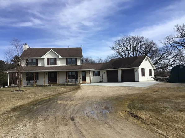 W6160 Kettle Moraine Dr, Whitewater, WI 53190
